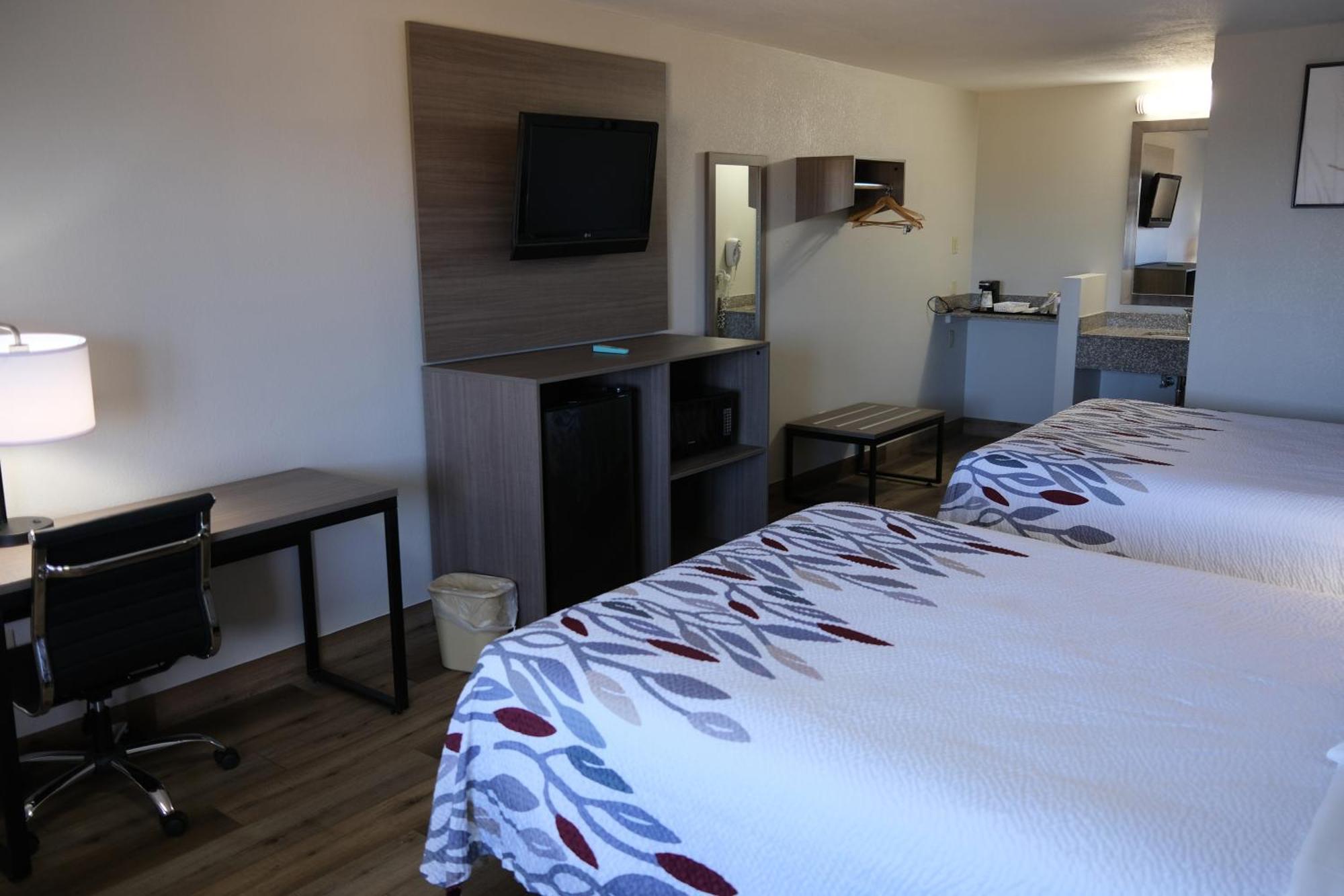 Red Roof Inn Стонтон Экстерьер фото